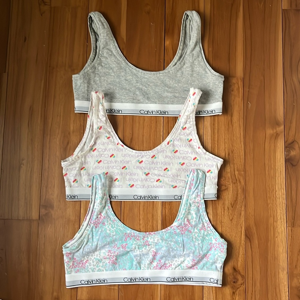 Girls Calvin Klein bralettes (3). Size XL (14-16).